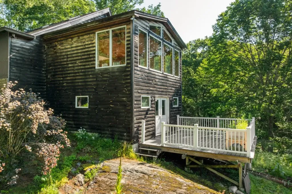 82 Back Narrows Road Boothbay ME 04537
