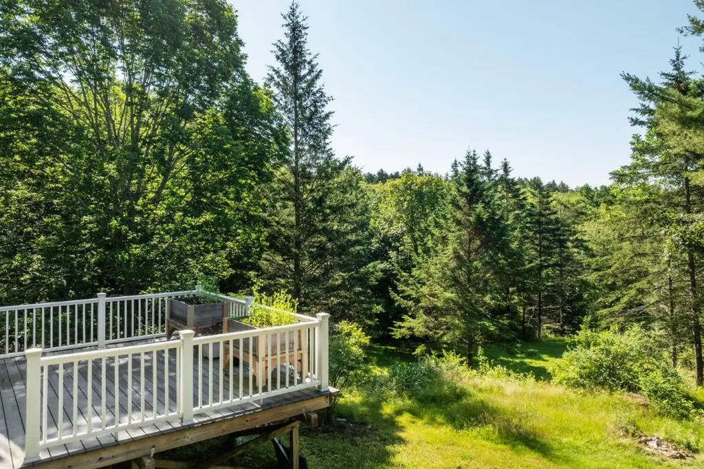 82 Back Narrows Road Boothbay ME 04537