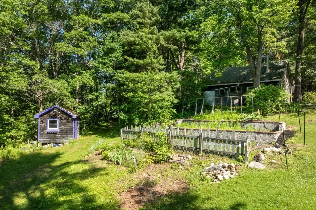 82 Back Narrows Road Boothbay ME 04537