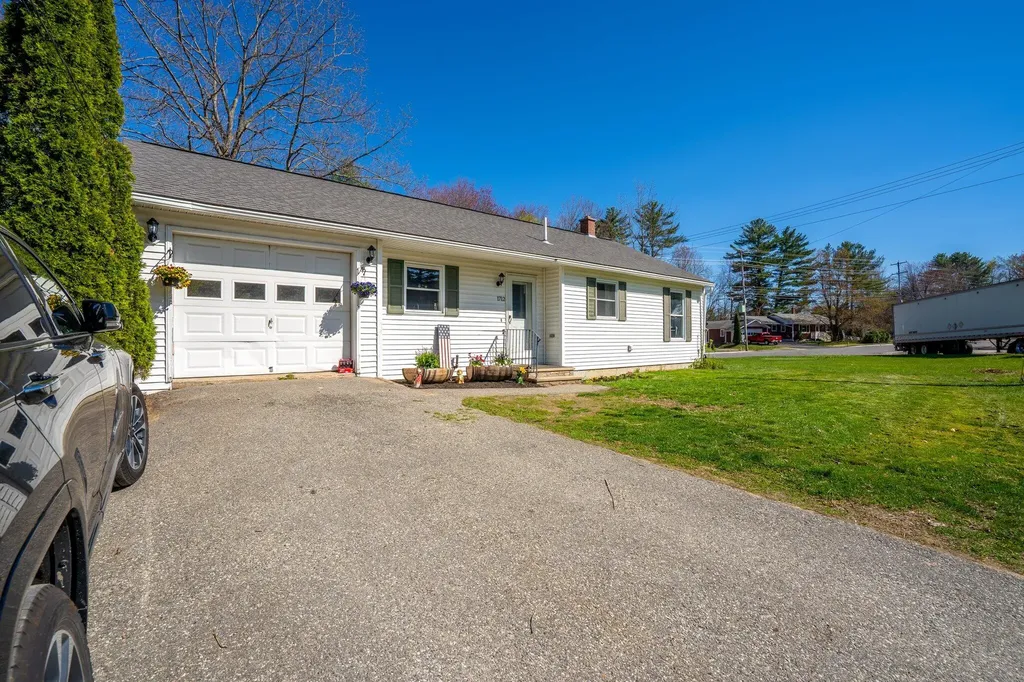 1712 Hotel Road Auburn ME 04210
