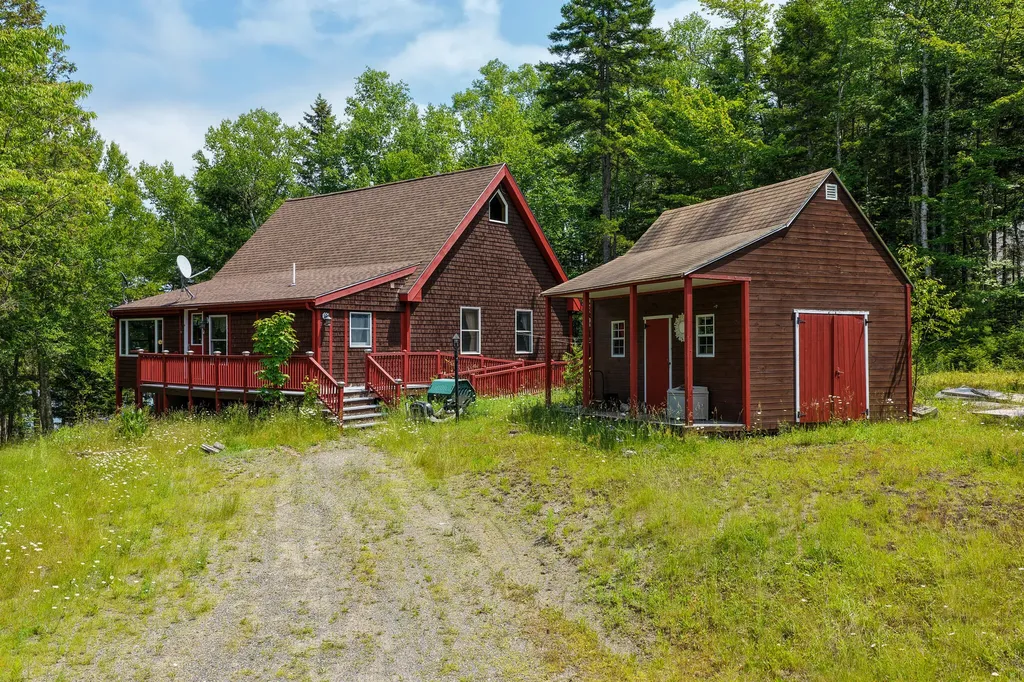 WA031P6L19 Peninsula Road Marion Twp ME 04628