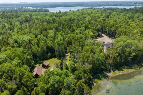 WA031P6L19 Peninsula Road Marion Twp ME 04628