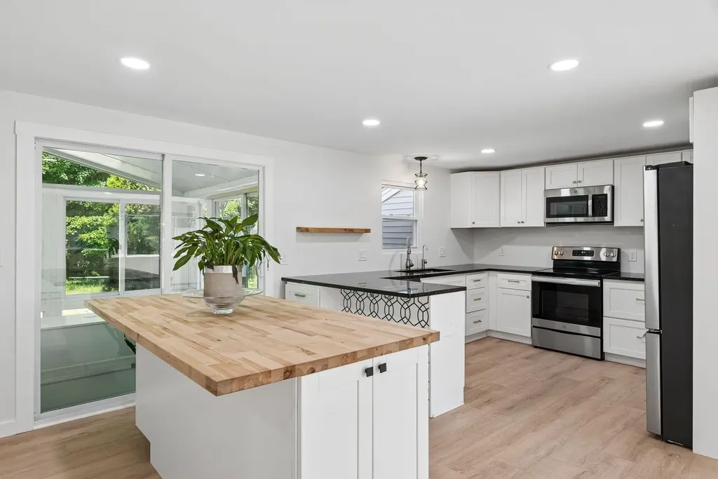 35 Timothy Lane Yarmouth ME 04096