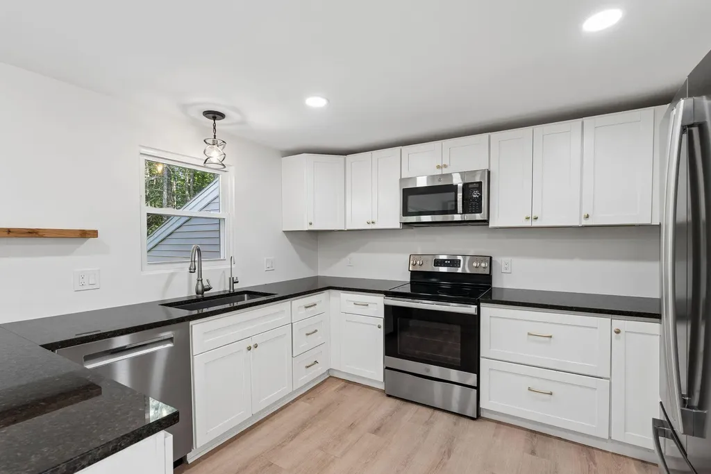 35 Timothy Lane Yarmouth ME 04096