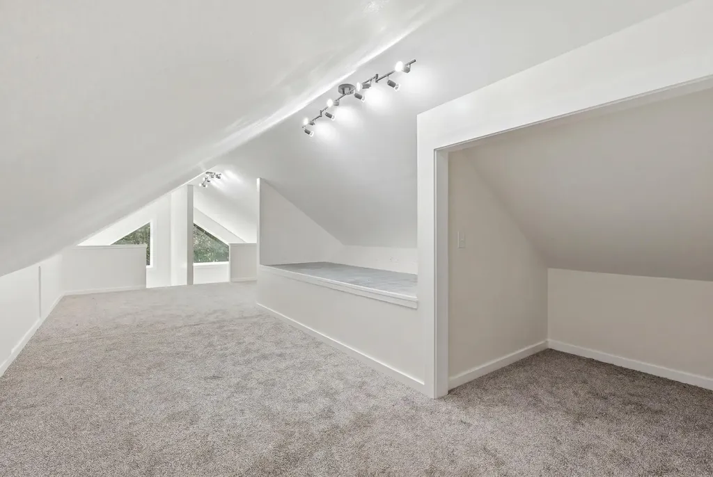 26 Sawyer Road Poland ME 04274