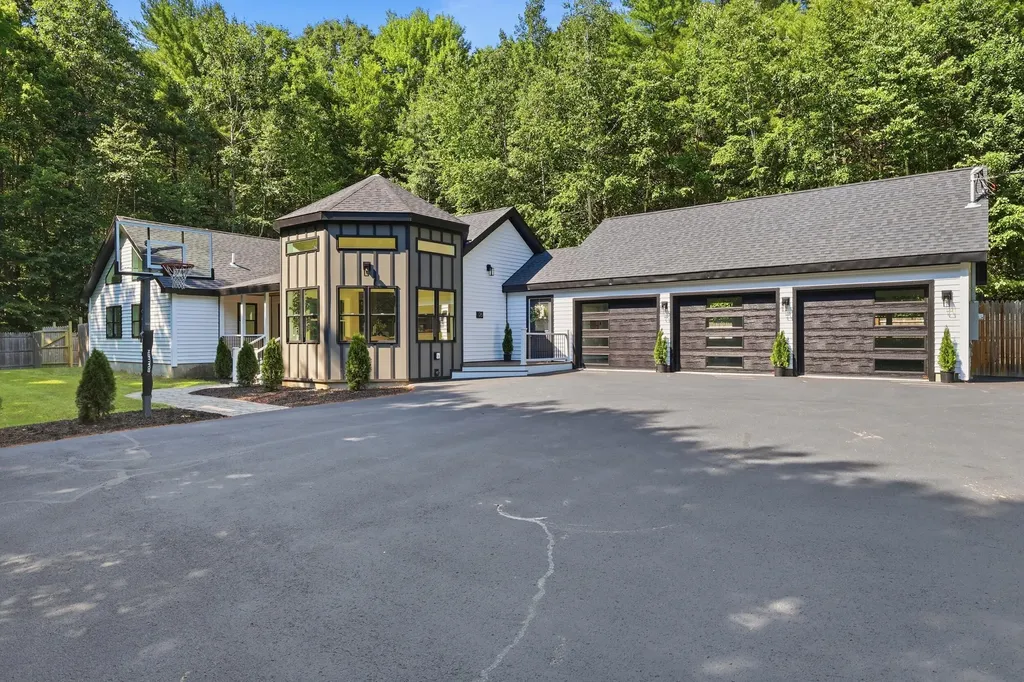 26 Sawyer Road Poland ME 04274