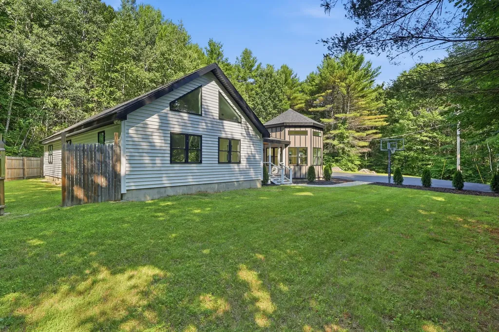 26 Sawyer Road Poland ME 04274