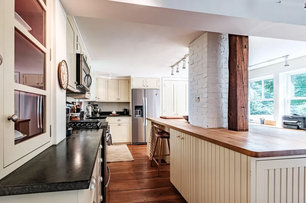 119 Memorial Highway North Yarmouth ME 04097