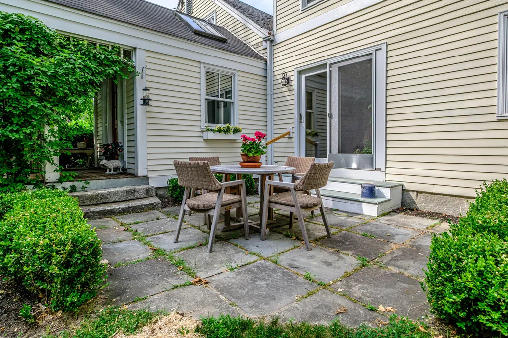 119 Memorial Highway North Yarmouth ME 04097