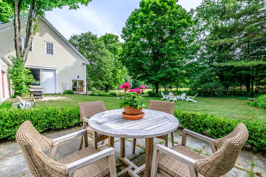 119 Memorial Highway North Yarmouth ME 04097