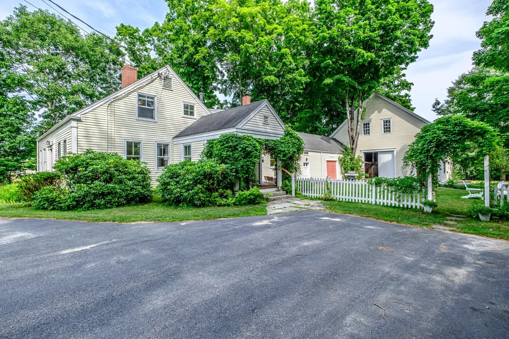 119 Memorial Highway North Yarmouth ME 04097