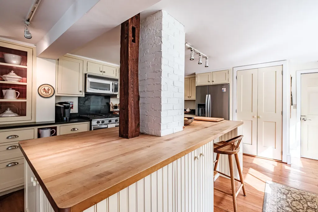 119 Memorial Highway North Yarmouth ME 04097