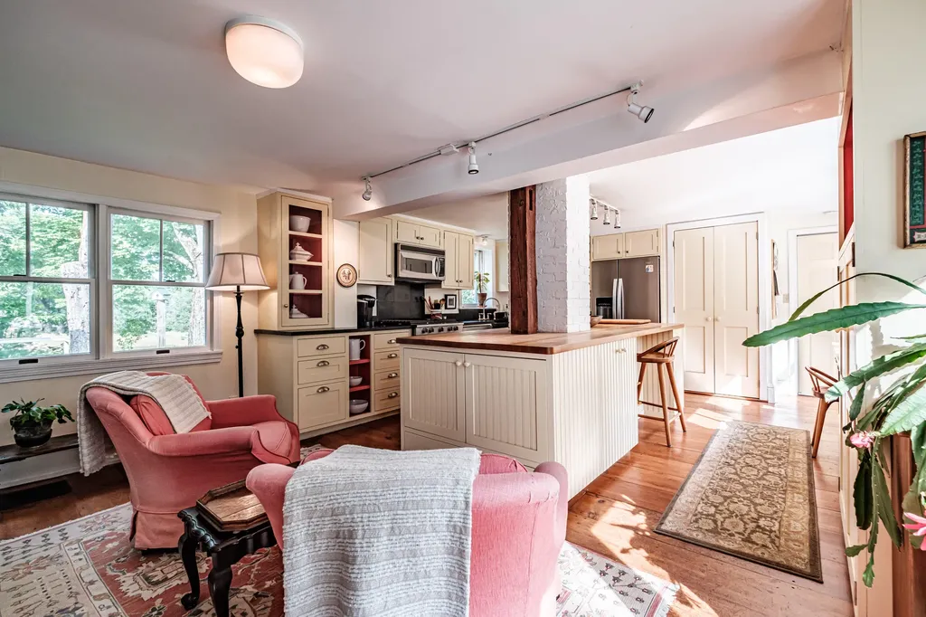 119 Memorial Highway North Yarmouth ME 04097