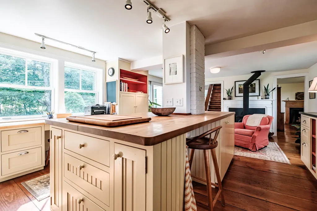 119 Memorial Highway North Yarmouth ME 04097