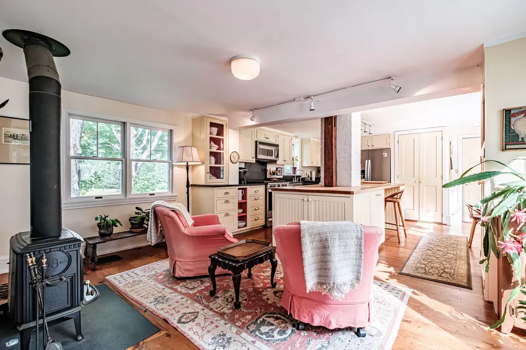 119 Memorial Highway North Yarmouth ME 04097