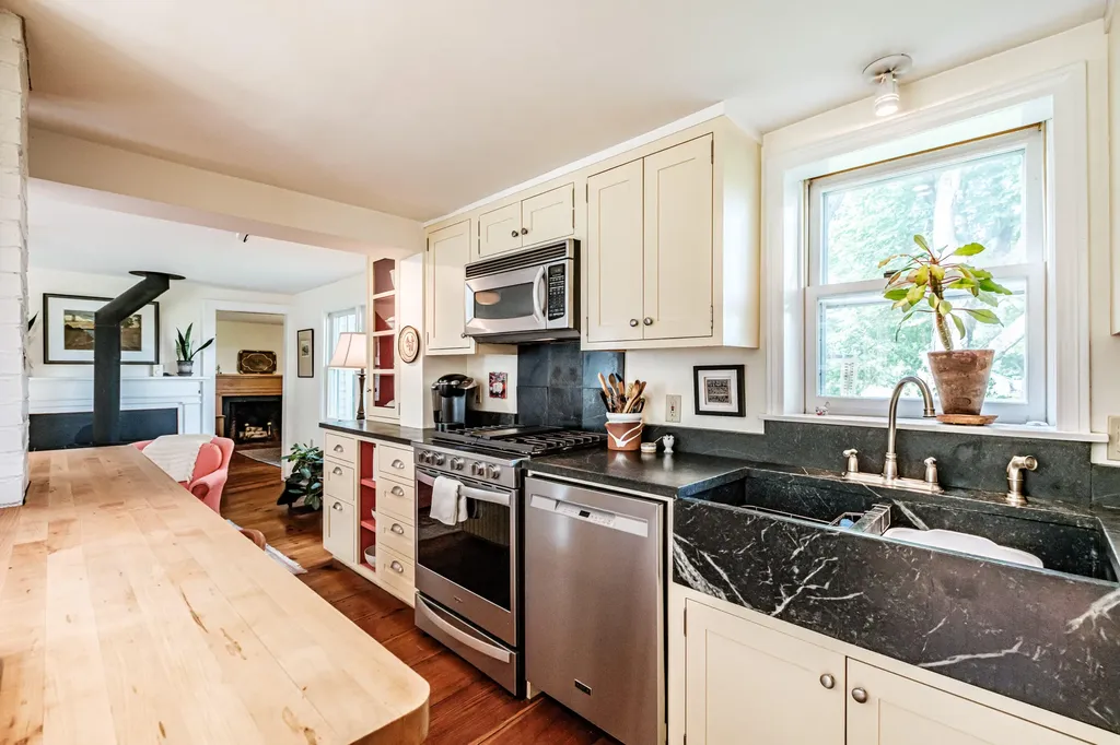 119 Memorial Highway North Yarmouth ME 04097