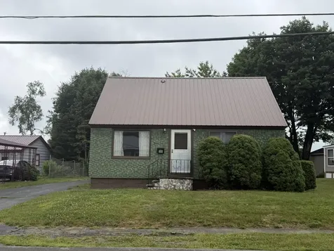20 Park Street East Millinocket ME 04430