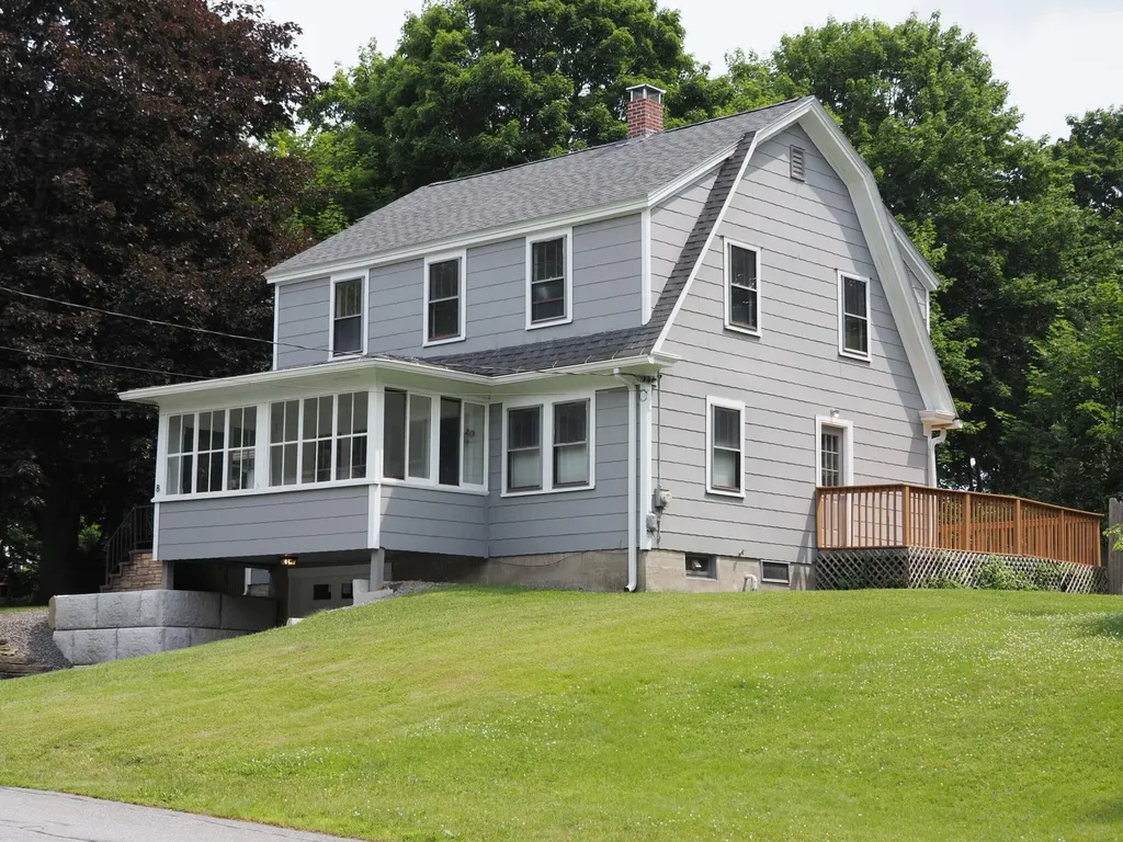 8 Fairview Avenue Augusta ME 04330