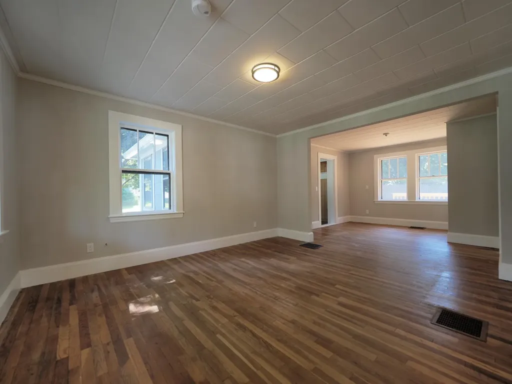 8 Fairview Avenue Augusta ME 04330