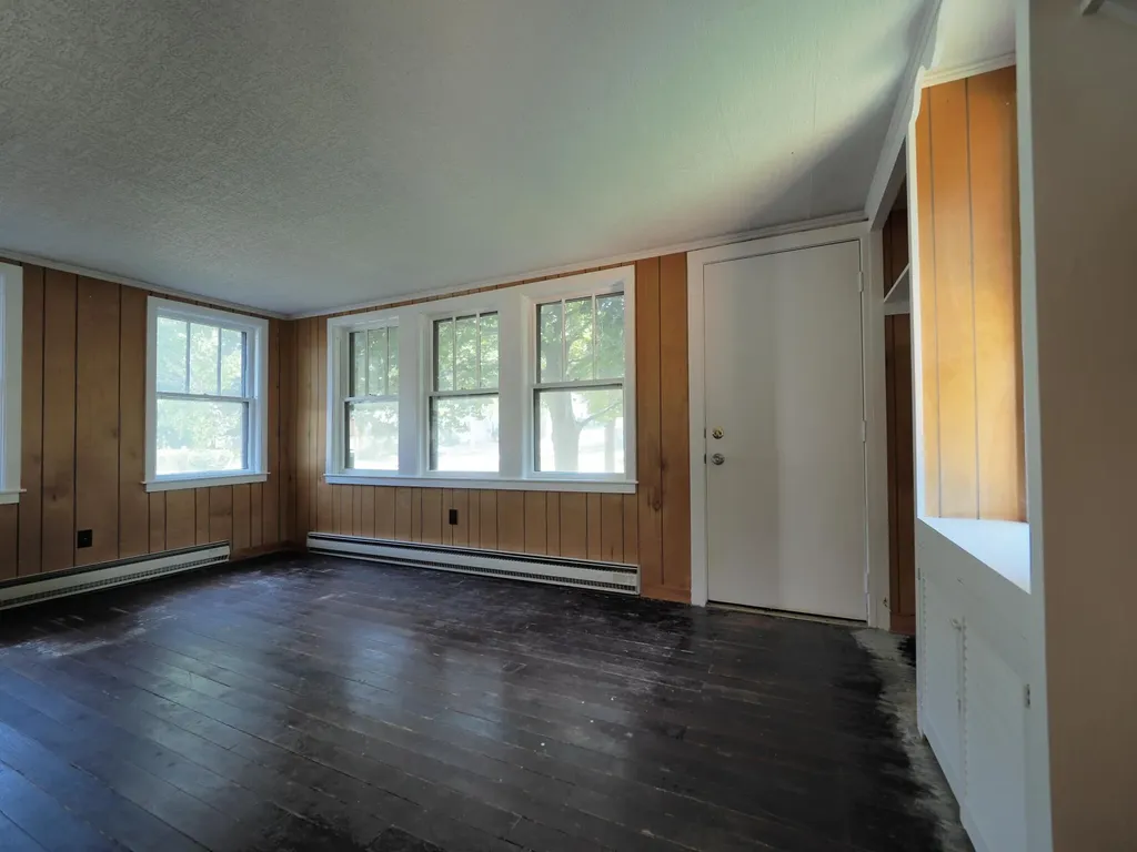 8 Fairview Avenue Augusta ME 04330