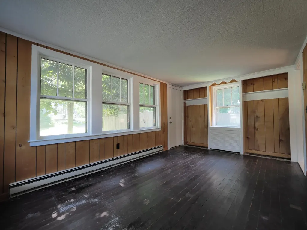 8 Fairview Avenue Augusta ME 04330
