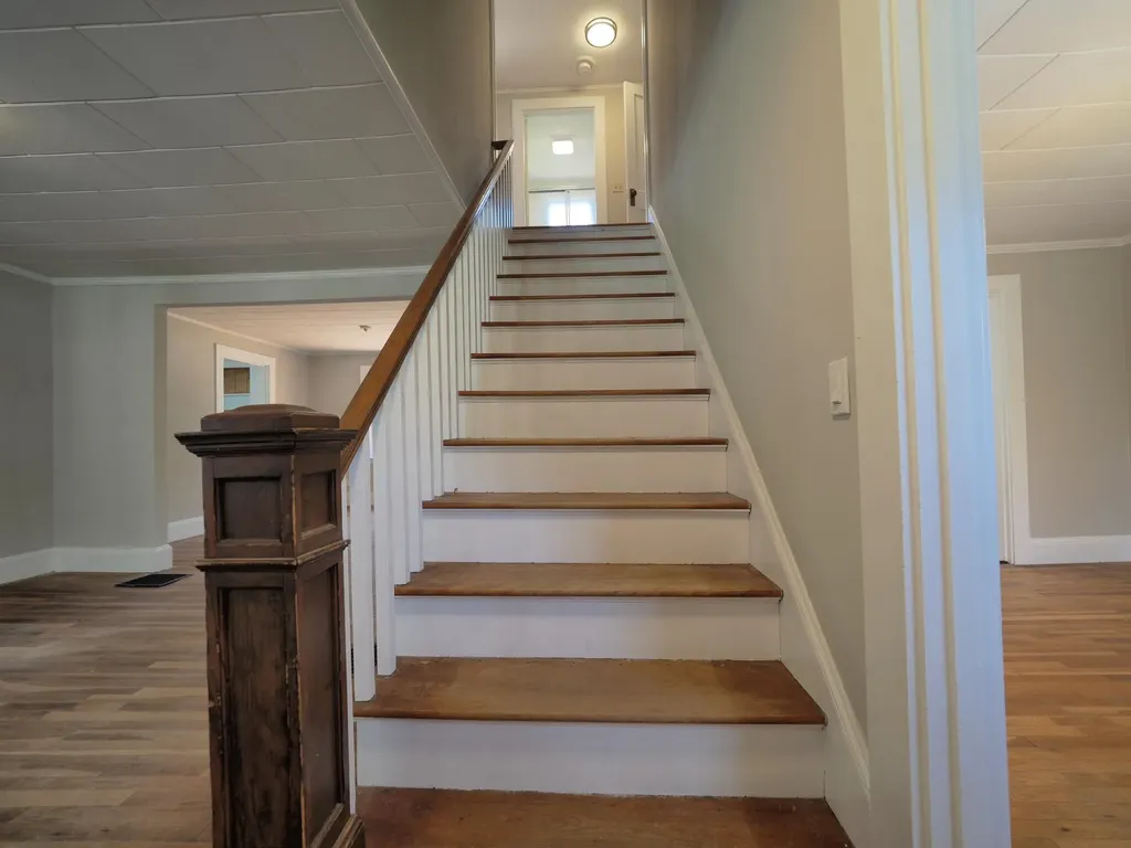 8 Fairview Avenue Augusta ME 04330