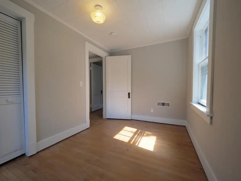 8 Fairview Avenue Augusta ME 04330