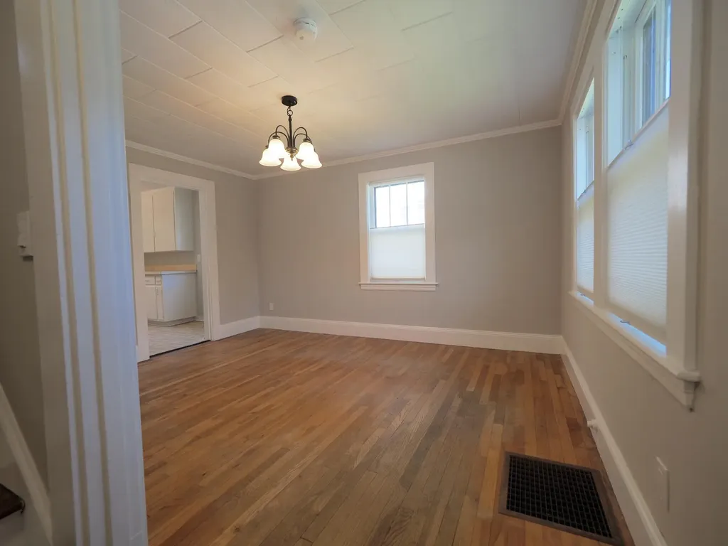 8 Fairview Avenue Augusta ME 04330