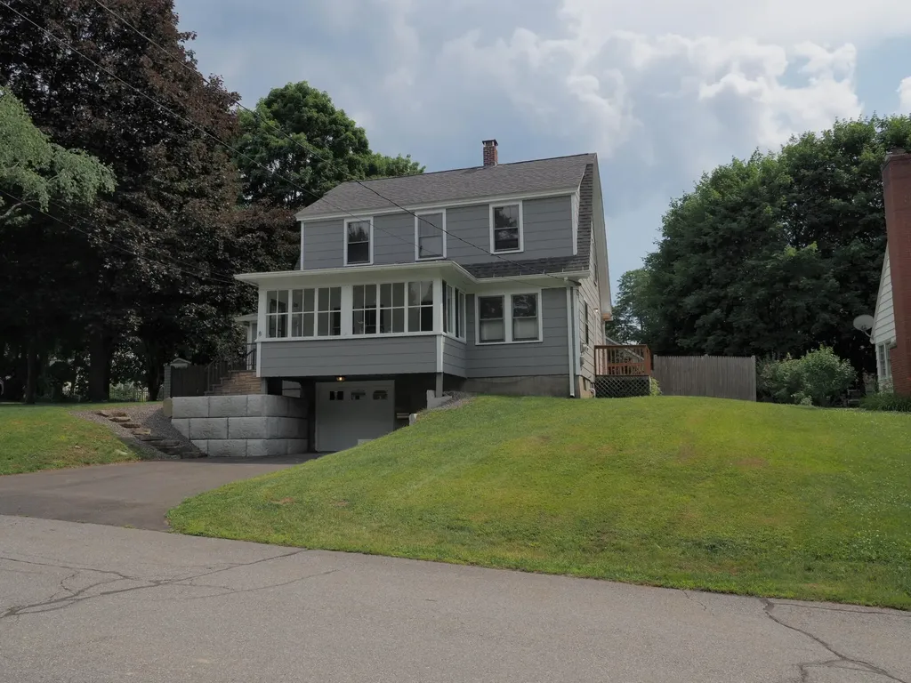8 Fairview Avenue Augusta ME 04330