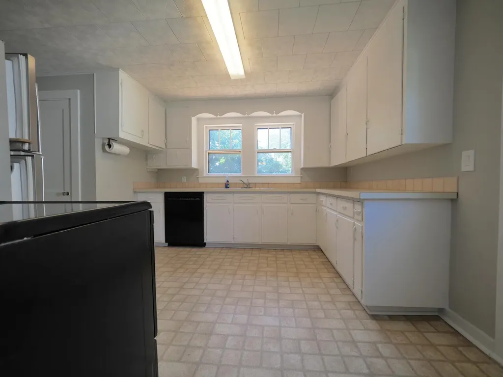 8 Fairview Avenue Augusta ME 04330