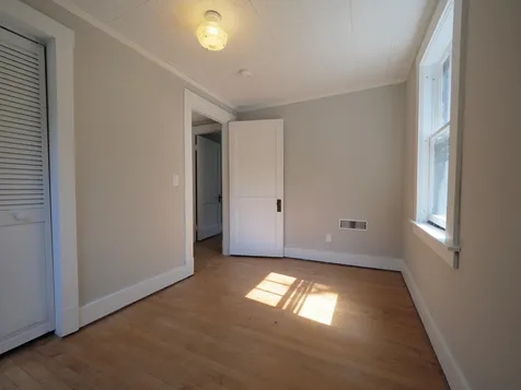 8 Fairview Avenue Augusta ME 04330