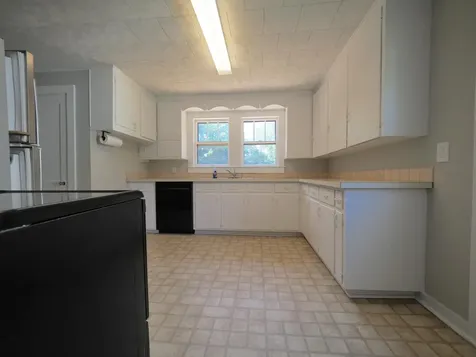 8 Fairview Avenue Augusta ME 04330