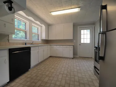 8 Fairview Avenue Augusta ME 04330