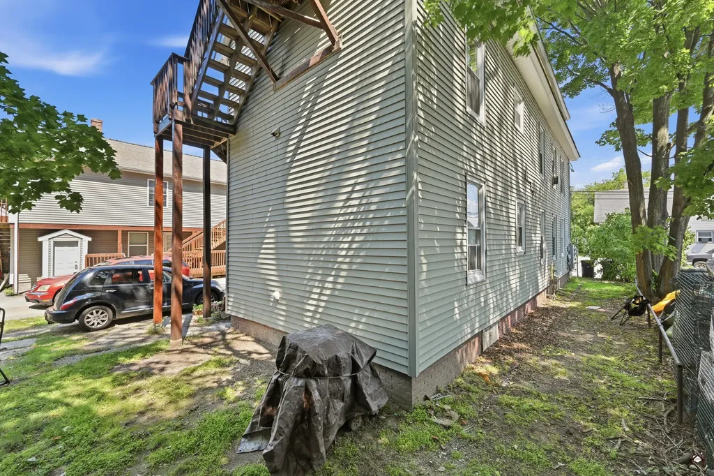 10 Pearl Street Auburn ME 04210