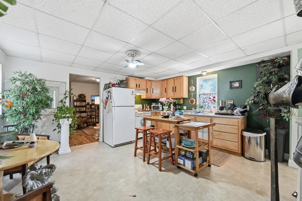 10 Pearl Street Auburn ME 04210