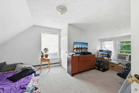 10 Pearl Street Auburn ME 04210