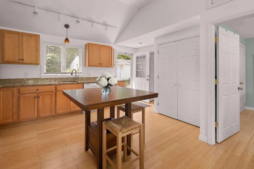 18 Woodside Meadow Road York ME 03909