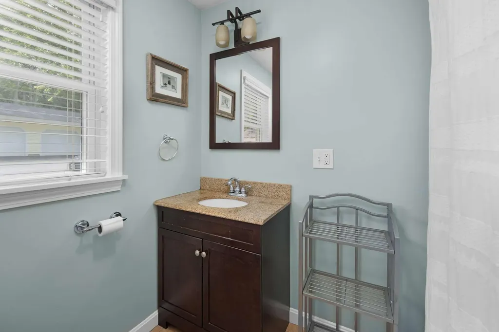 18 Woodside Meadow Road York ME 03909