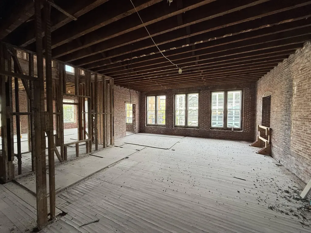 143 Lincoln Street Lewiston ME 04240