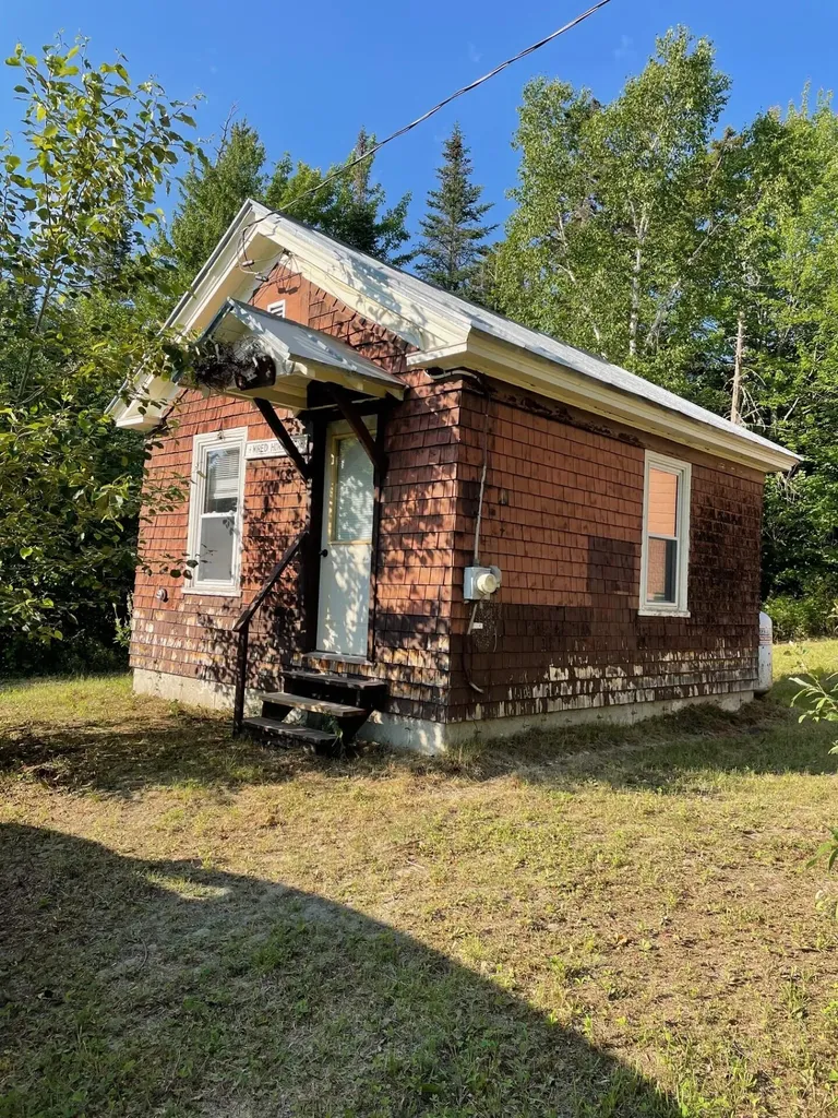 19 Henderson Street Jackman ME 04945
