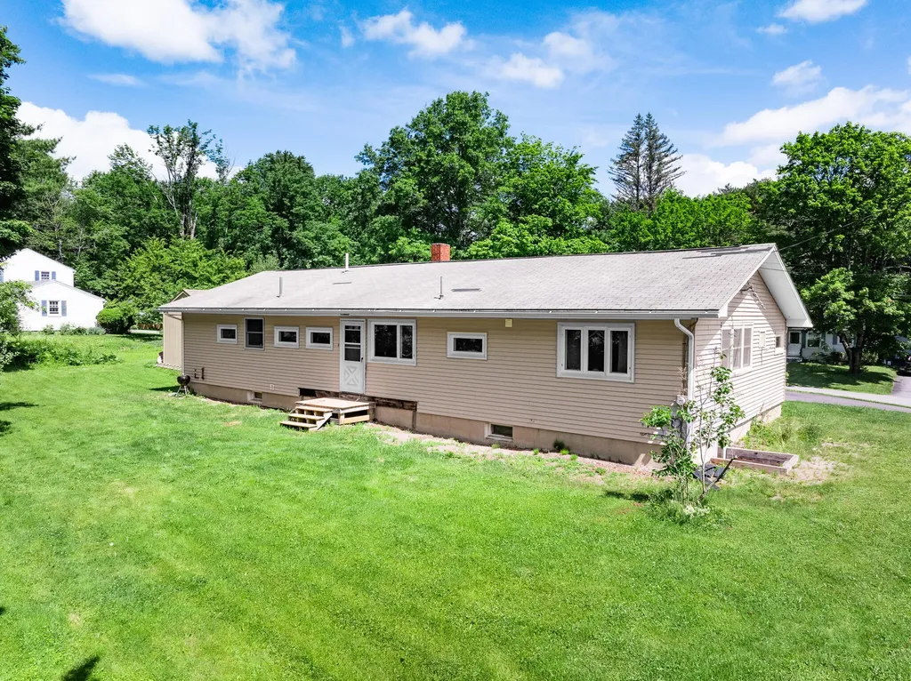 2 Averill Street Orono ME 04473