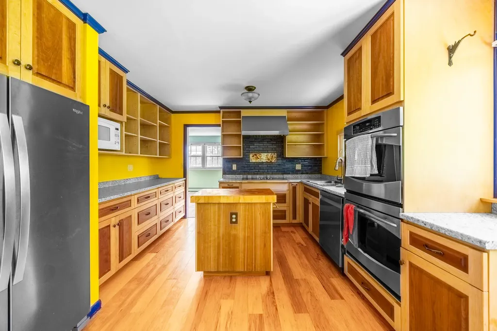 2 Averill Street Orono ME 04473
