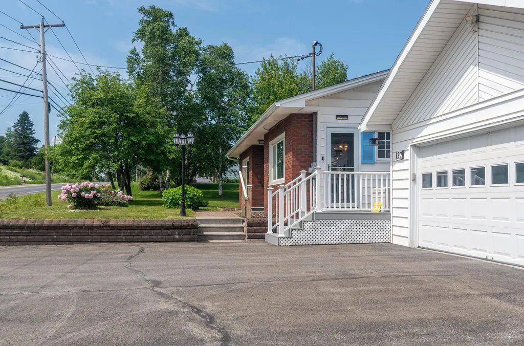 32 U.s. 1 Frenchville ME 04745
