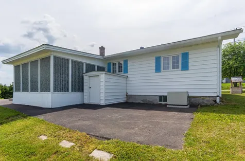 32 U.s. 1 Frenchville ME 04745