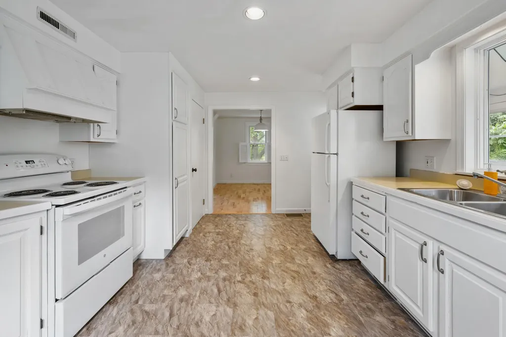 8 Grove Street Brewer ME 04412