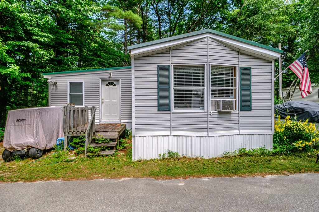 5 Donna Avenue Naples ME 04055