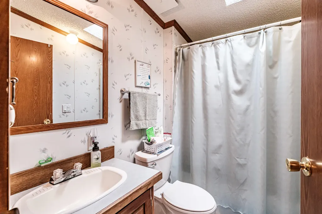 5 Donna Avenue Naples ME 04055