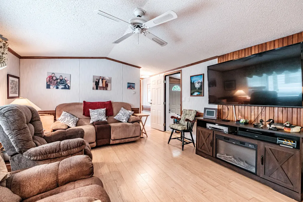5 Donna Avenue Naples ME 04055