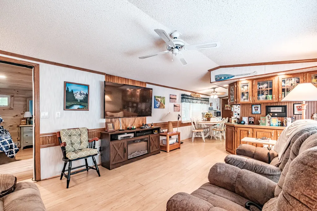 5 Donna Avenue Naples ME 04055