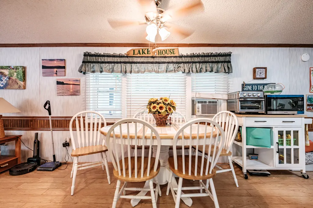 5 Donna Avenue Naples ME 04055